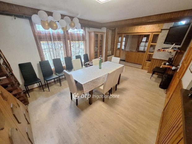 114 nm-es h�z elad� Tiszak�cske