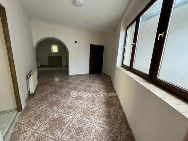 117 nm-es h�z elad� Tolna