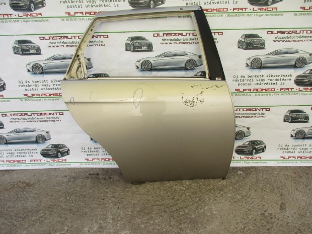 11991 Alfa Romeo 156 kombi arany metál színű, jobb hátsó ajtó
