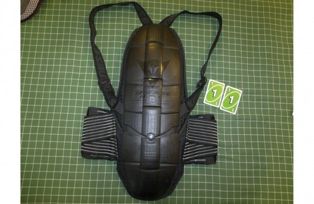 11. Yamaha Dainese Space 2 L m�ret� motoros gerincv�d� gerincprotektor