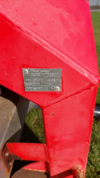 1200 kg-os m�tr�gyasz�r� elad�