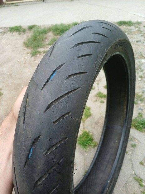 120/70-17 Bridgestone B. S22F sport motorgumi 2022.évj. 85%