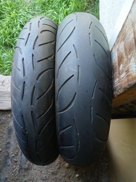120/70-17 és 150/60-17 vagy 160/60-17 jó állapotú motorgumik szettben