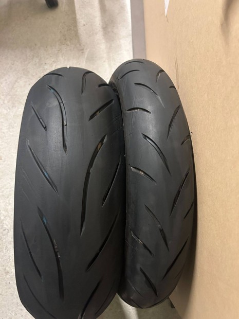 120/70 R17 és 180/55 R17 Bridgestone S21 DOT24 hypesport motorgumi