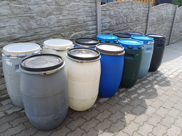 120 literes műanyag hordó eladók 12 db