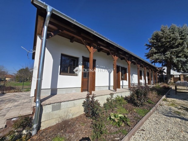 120 nm-es h�z elad� Balatonf�kaj�r