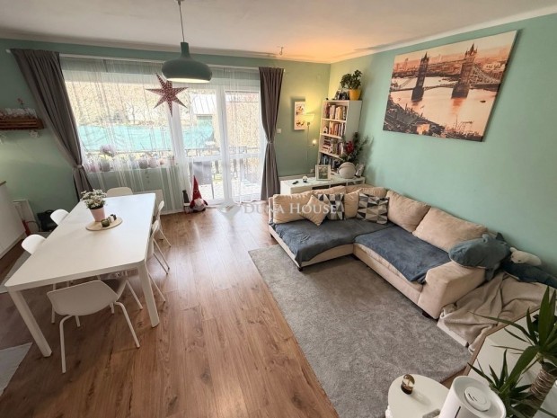 120 nm-es h�z elad� Balatonkenese