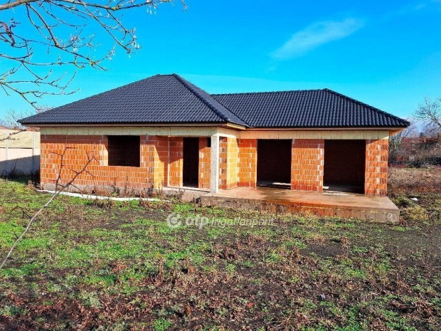 120 nm-es h�z elad� B�k�scsaba