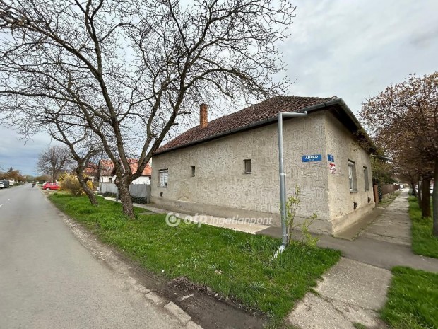 120 nm-es h�z elad� Hajd�szoboszl�