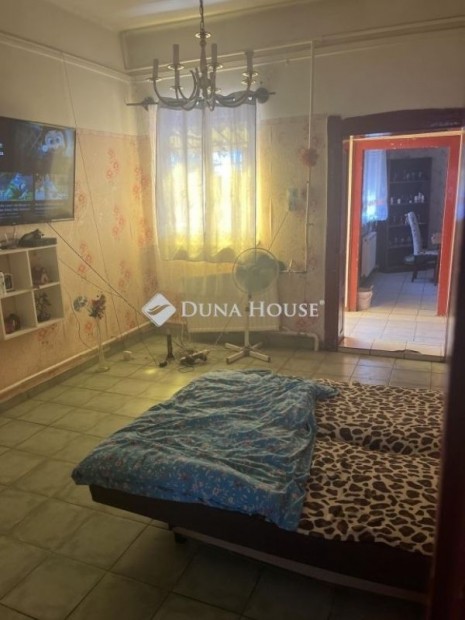 120 nm-es h�z elad� V�s�rosnam�ny