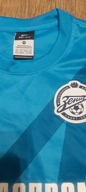 122-es Nike póló