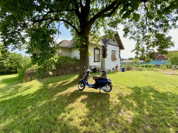 122 nm-es h�z elad� Balatonalm�di