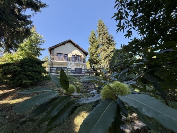 122 nm-es h�z elad� K�szeg