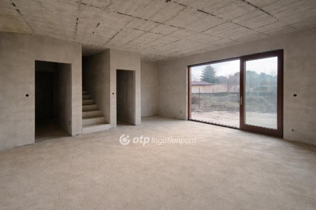 123 nm-es h�z elad� G�rdony