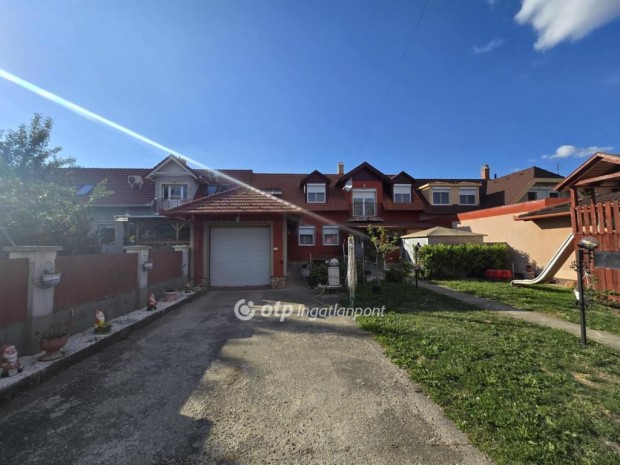 123 nm-es h�z elad� Hajd�szoboszl�