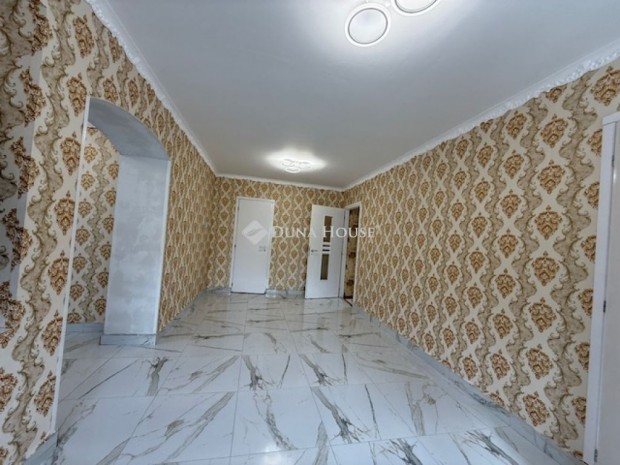 123 nm-es h�z elad� Szigethalom