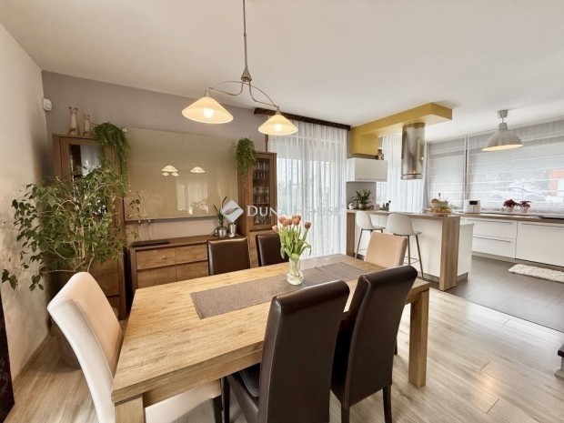 124 nm-es h�z elad� P�cs