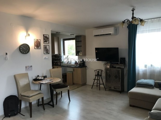 125 nm-es h�z elad� Moha