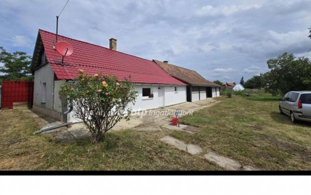 125 nm-es h�z elad� N�dudvar #5075127