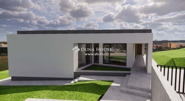 126 nm-es h�z elad� P�cs