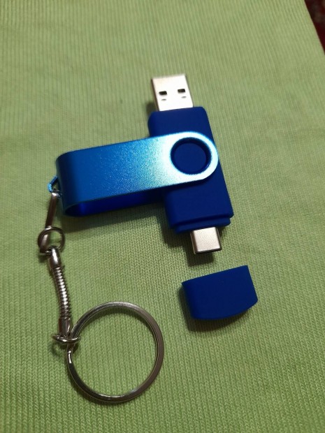 128Gb-os pendrive!