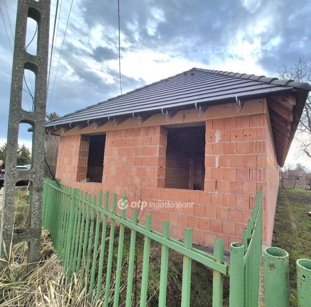 129 nm-es h�z elad� Cece