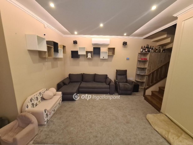 129 nm-es h�z elad� Dunaharaszti