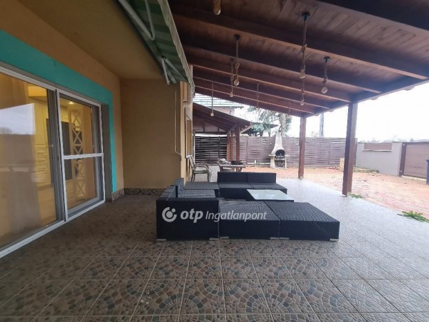 129 nm-es h�z elad� Dunaharaszti