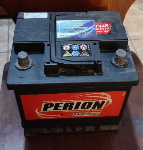 12V 45Ah aut akkumultor Perion jobb+