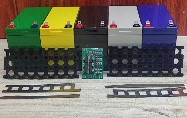 12V Akku doboz 3S7P nikkelezett lemezek cellatartó 40A balanszeres BMS