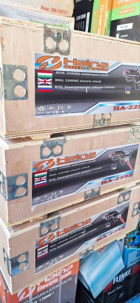 12V Elektromos Csörlő 2300 Kg Szerelőlappal Görgős Léccel