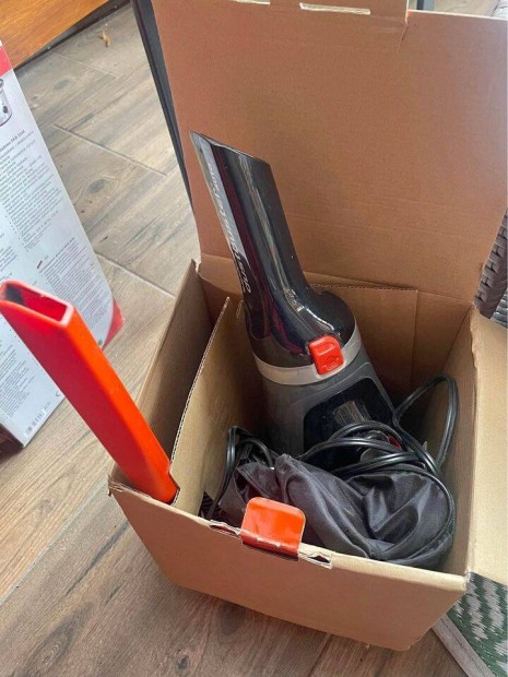 12V, Black & Decker ADV1200 autóporszívó, összes gyári tartozékával