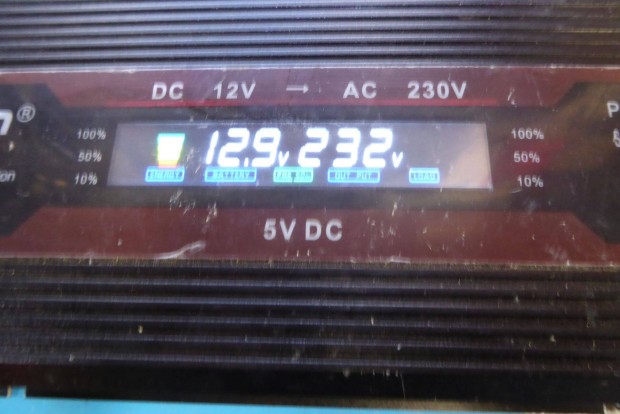 12/220V 2000W mdostott sznuszos inverter. LCD+ USB