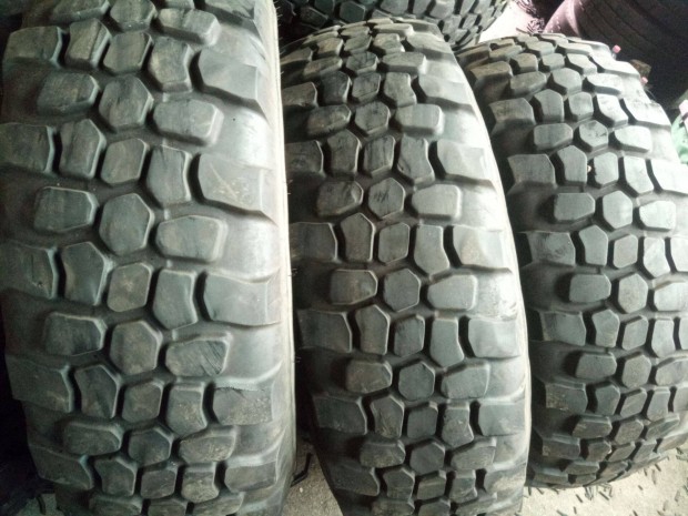 12.5 R20 335 80 R20 haszn�lt abroncsok Mitas mpt-20 12,5 r20 335/80r20