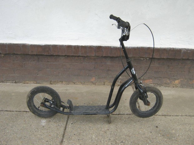 12"-os Stiga fékes roller