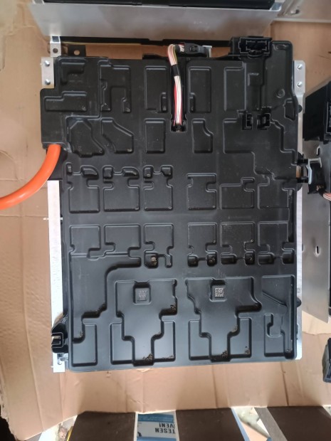 12 cella 48V BMW akkumul�tor litiumion 2,7kw gy�ri kapacit�s