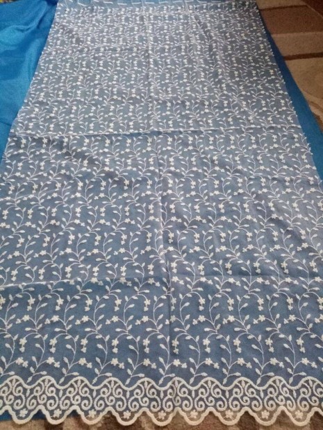 12 db függöny ( kb 75 x 140 )