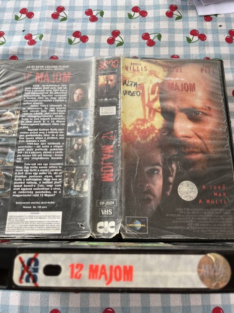 12 majom vhs film