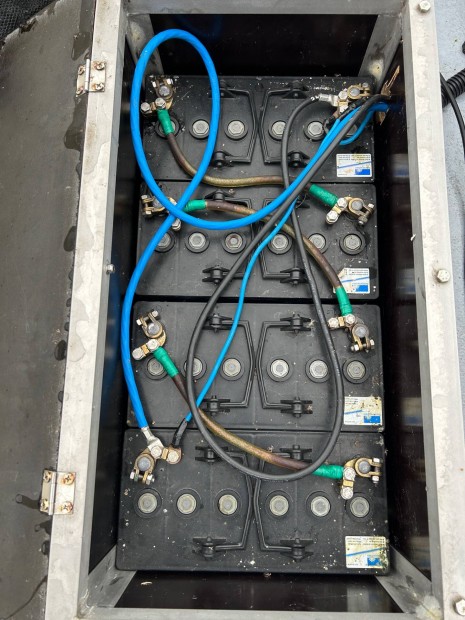 12 v akkumultor 105 a