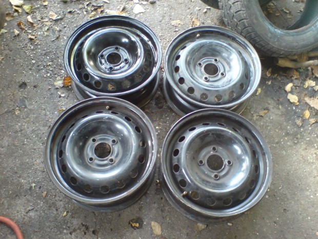12db 6x15 4x100 Renault /Dacia felni eladó gumis műhelytől