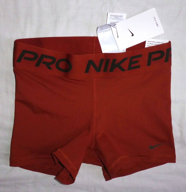 12ezres új S -es címkés Nike fitnesz sport rövid nadrág