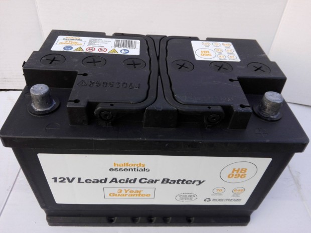 12v70ah Halfords akkumulátor újszerű, 3 hónap garanciával