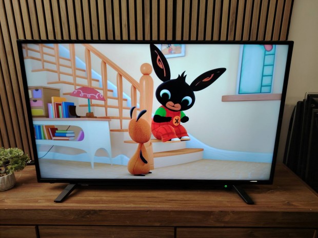 130CM 4K SMART WIFI LED TV. Hajszl vonal