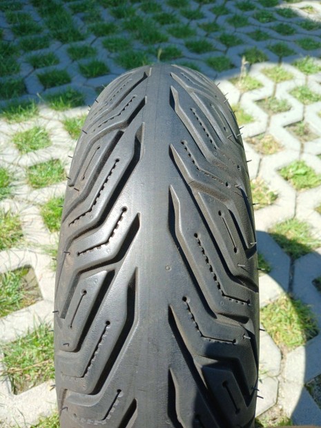 130/70-12 Michelin Citygrip2 robog motorgumi 2022.vj. 95% (defekt)