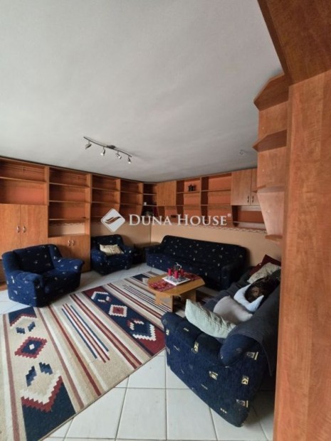 130 nm-es h�z elad� Bakonycsernye