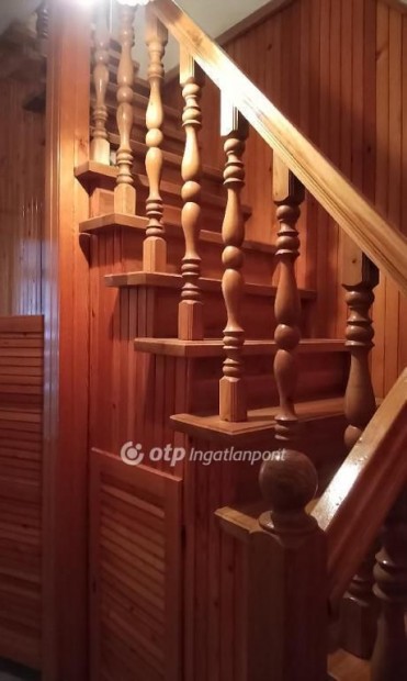 130 nm-es h�z elad� Beretty��jfalu