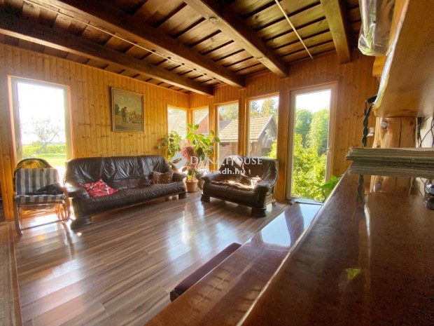 130 nm-es h�z elad� Kerk�sk�polna