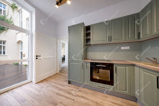 130 nm-es lak�s elad� Sopron