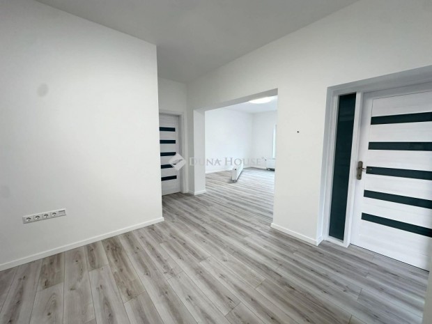 131 nm-es h�z elad� Nagyk�r�s