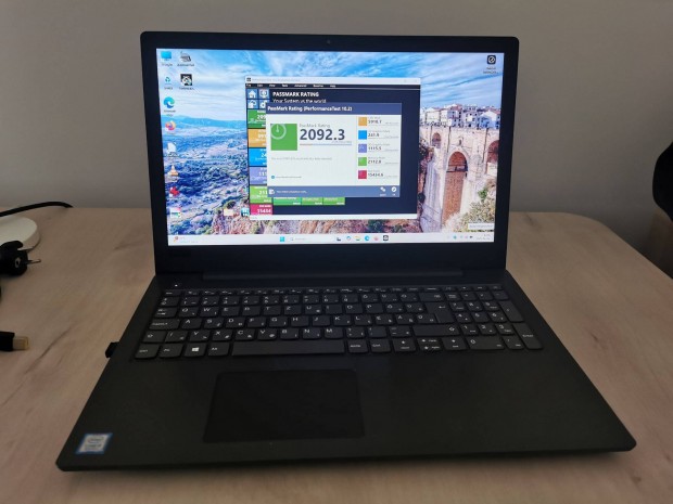 133 Eladó Lenovo V330 i5 8 gen laptop FHD 256SSD+500GB HDD 8GB DDR4